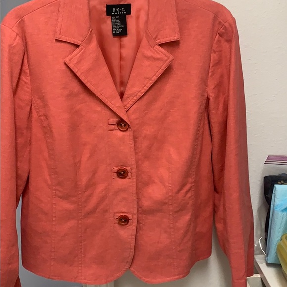 Blazer - Picture 1 of 2